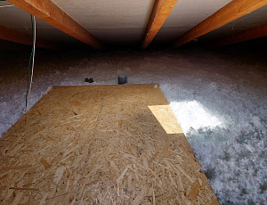 Zateplení patrového domu pomocí foukané izolace